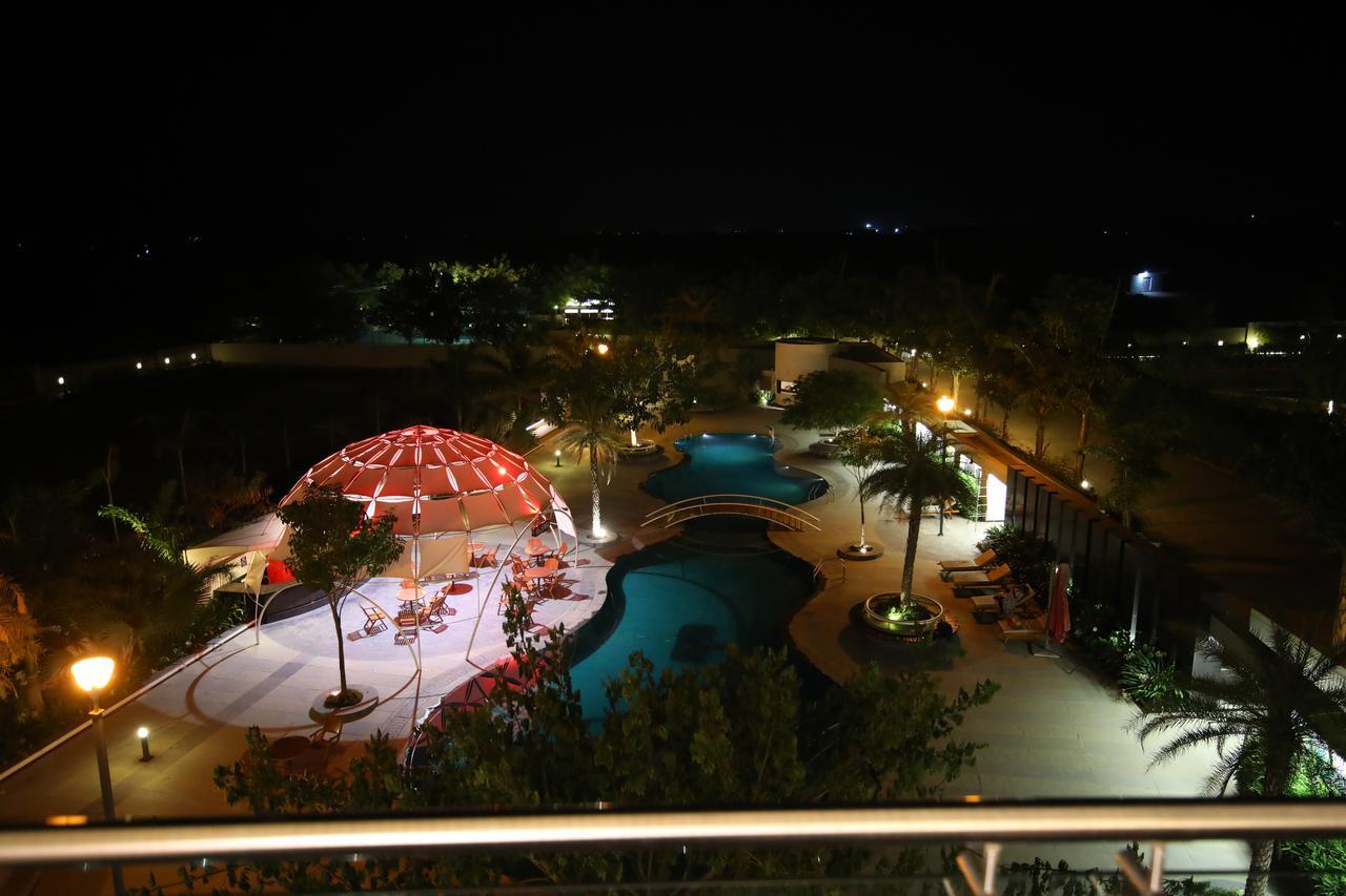 The Emerald Club ,Rajkot Exterior foto